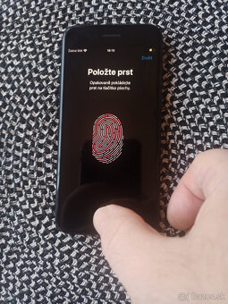 Apple iPhone SE 2020 - 2
