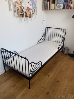 Rastúca posteľ IKEA - čierna - 2