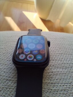 Predám Apple Watch Series 8 GPS 41mm - 2