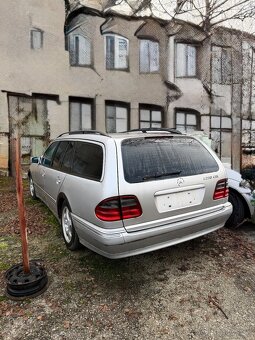 Na náhradne diely Mercedes Benz W210 - 2