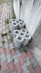 Zatravnovacia dlažba - 2