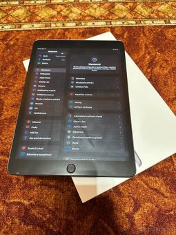 Predám APPLE iPad 10.2 64GB 2021 + Smart Keyboard + pencil - 2