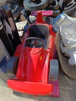 Hojdacie autíčko Ferrari. - 2