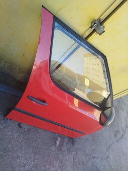 Predám predné pravé dvere na škoda Roomster - 2