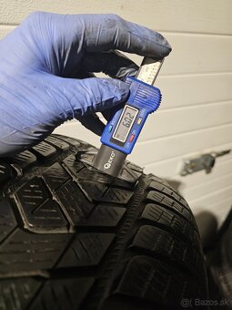 Zimné Pneu Pirelli Scorpion 235/65 R17 - 2