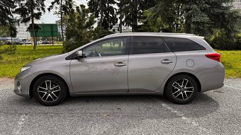 Predám Toyota Auris 1.6 CVT + LPG (Automat) - 2