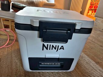Ninja FrostVault 28l chladiaci box s kolieskami - 2