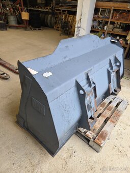 Lopata CAT 1m3 - 2