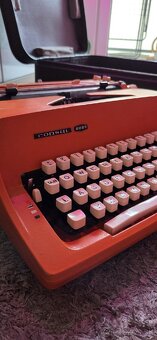 Darujem funkčný písací stroj Consul 2223 - 2
