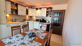 Slnečný 3 izbový  byt - 2