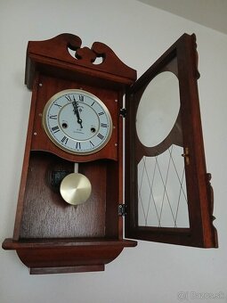 Hodiny na stene mechanické - 2