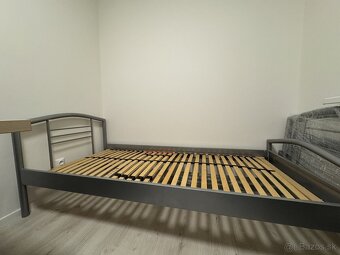Posteľ s roštom - 2