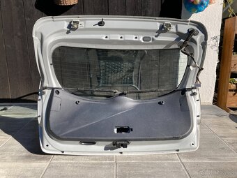 Kia rio 2012 - Vonkašie časti auta - 2