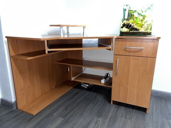 Rohový písací stôl - 2