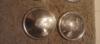 puklice Fiat 600 - 2