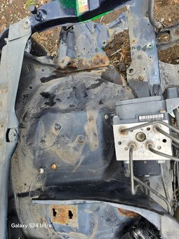 Predné vnútorné blatníky mercedes w210 - 2