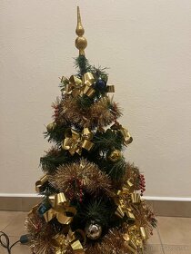 Vianočný stromček so svetlami novy - 2