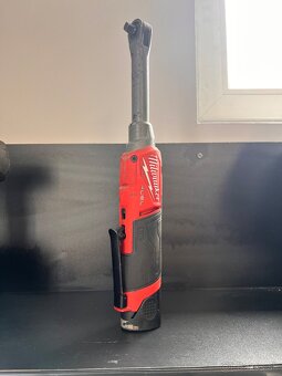 Predám rázovu ráčnu 3/8 Milwaukee m12 - 2