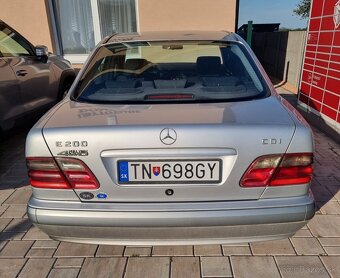 Mercedes E200 - 2