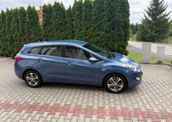 Hyundai i30 1,6CRDi Top stav výhřev volant nafta manuál - 2