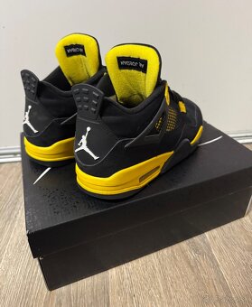Predám Jordan 4 Retro Thunder - 2