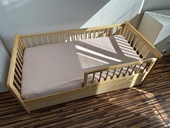 Predám detskú posteľ s matracom – ako novú - 2