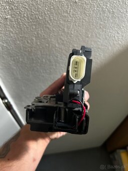 Pravý zadný zámok Volkswagen - 2