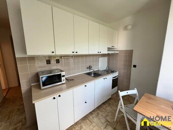 PREDAJ  2 izbový, tehlový, zariadený byt blízko centra - KOM - 2