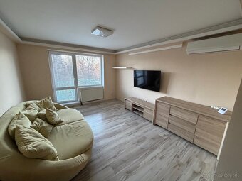 2 izbový byt v centre so zariadením, balkónom, klímou - 2