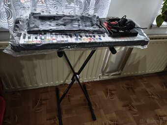 Yamaha PSR E360 SET Keyboard s dynamikou Dark Walnut - 2