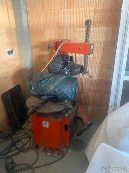 Prezúvačka+vyvazovačka pneumatík - 2