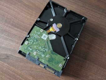 Predám 2TB HDD Western Digital Purple - 2