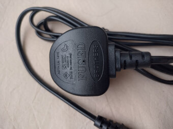 NOVY anglicky napajaci adapter - 2