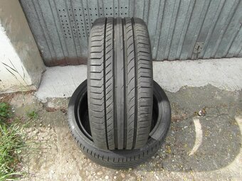 225/35 R18 - 2