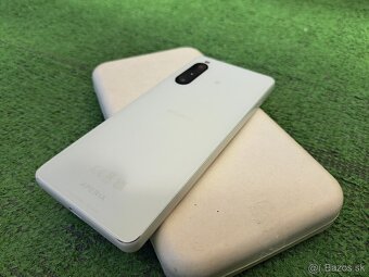 Sony Xperia 10 V - 2
