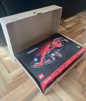 Nové Lego Technic 42207 Auto Ferrari SF-24 F1 - 2