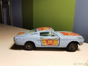 Corgi toys Mustang - 2