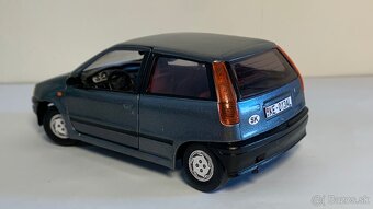 Fiat Punto 1:24 BBurago - 2