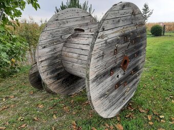 DREVENÝ BUBON DREVENÁ CIEVKA priemer 2 metre - 2