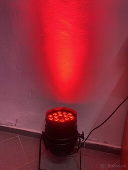 Predám 3 ks led par svetla RGBW - 2