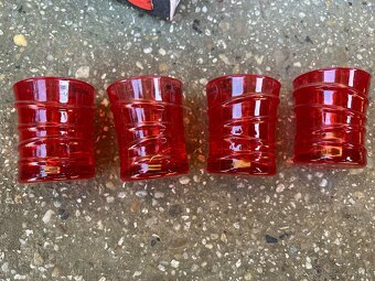 Malé poháriky nove - 2