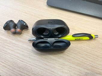 Predam bezdrotove sluchadla (True Wireless) znacky JBL Tune1 - 2