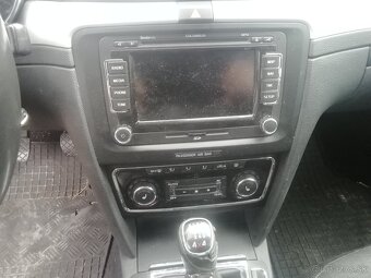 Rozpredám škoda superb 2 sedan 2,0 tdi 125 kW biele - 2