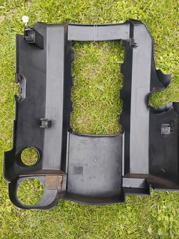 Predám kryt motora Mercedes 55AMG - 2