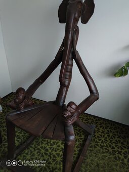 Predám krásne starožitné vyrezávané kreslo - 2