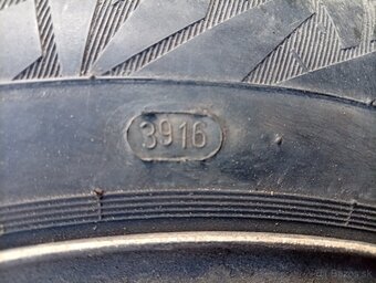 Predám zimné pneumatiky 195/65r15 - 2