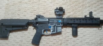 Dobrý den predam túto Airsoftovu repliku r15 - 2