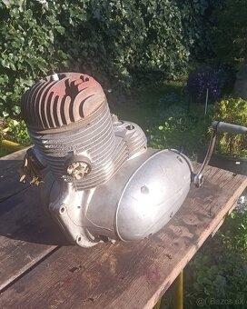Motor Jawa 250 / 353 Polbubon - 2