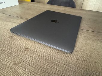 Apple MacBook Air 13" M1 SK Kozmický sivý 2020 - 2
