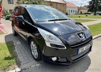 Peugeot 5008 2.0 HDi 7MÍST FULL nafta manuál 110 kw - 2